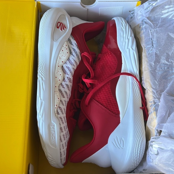 Curry 11 UA Basketball Shoe - Picture 1 of 3